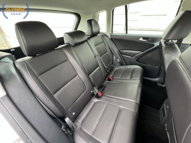 2017 Volkswagen Tiguan in Decatur, GA 30032 - 18135430 42