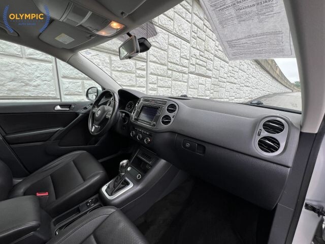 2017 Volkswagen Tiguan in Decatur, GA 30032 - 18135430 22