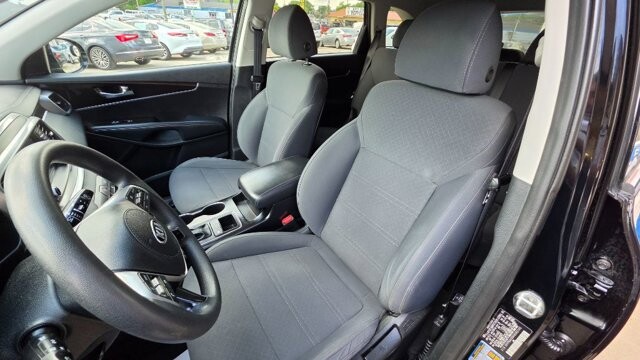2019 Kia Sorento in Cartersville, GA 30120 - 18135453 11