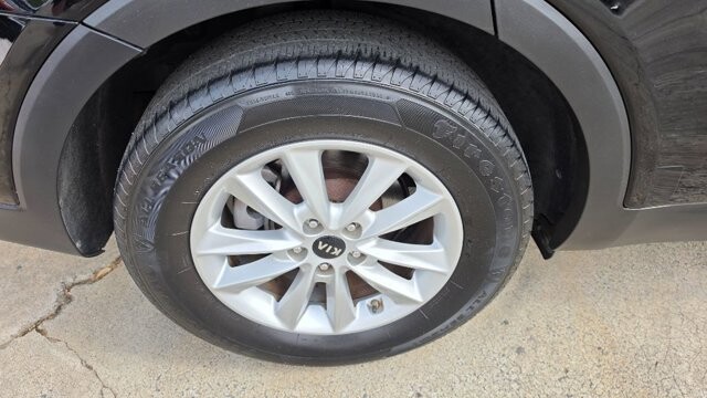 2019 Kia Sorento in Cartersville, GA 30120 - 18135453 17