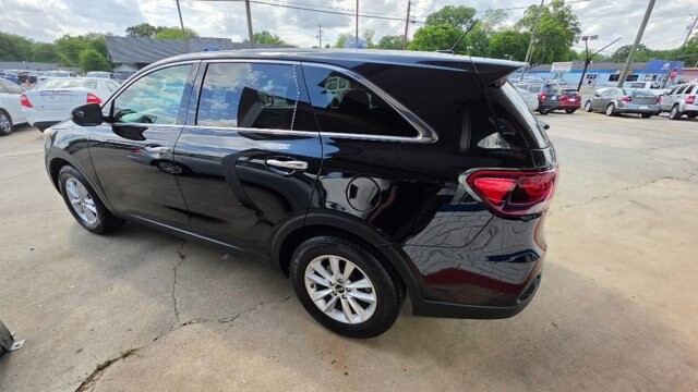 2019 Kia Sorento in Cartersville, GA 30120 - 18135453 8