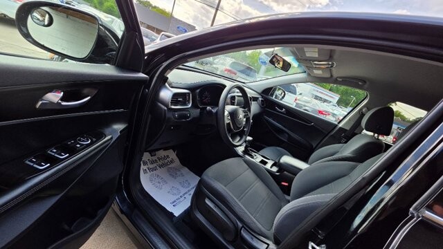 2019 Kia Sorento in Cartersville, GA 30120 - 18135453 10