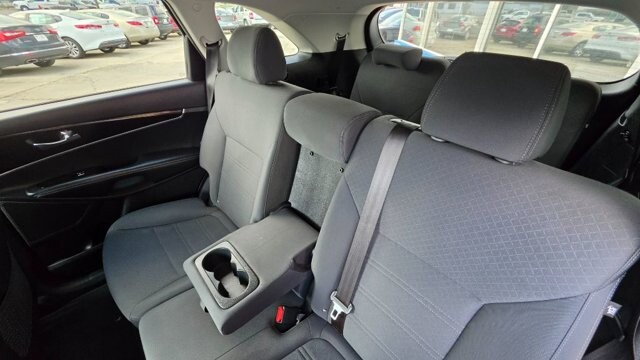 2019 Kia Sorento in Cartersville, GA 30120 - 18135453 13