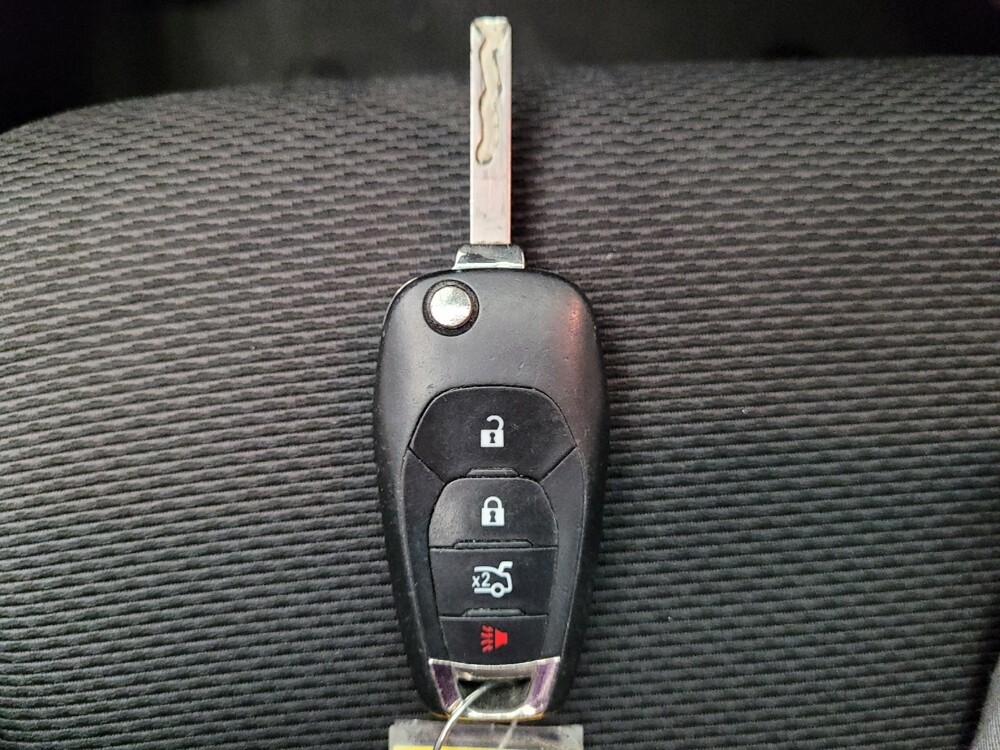 2017 Chevrolet Cruze in Riverside, CA 92504 - 18135463 32