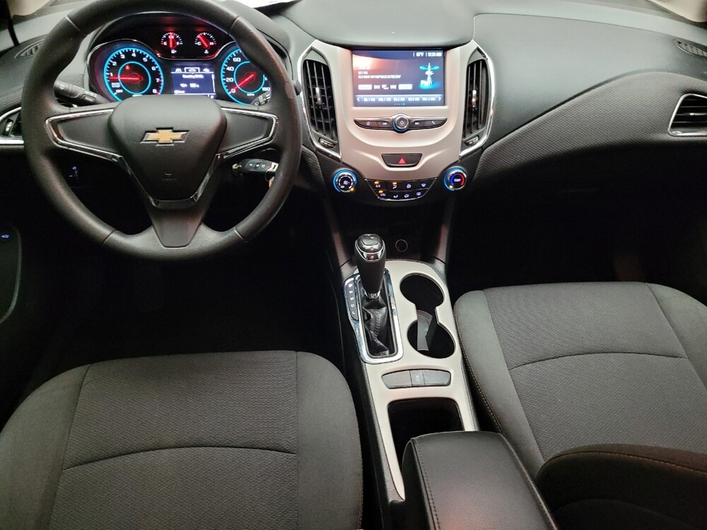 2017 Chevrolet Cruze in Riverside, CA 92504 - 18135463 22