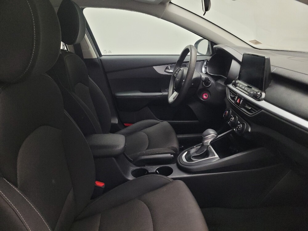 2024 Kia Forte in Torrance, CA 90504 - 18135473 21