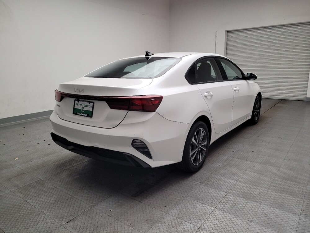 2024 Kia Forte in Torrance, CA 90504 - 18135473 9