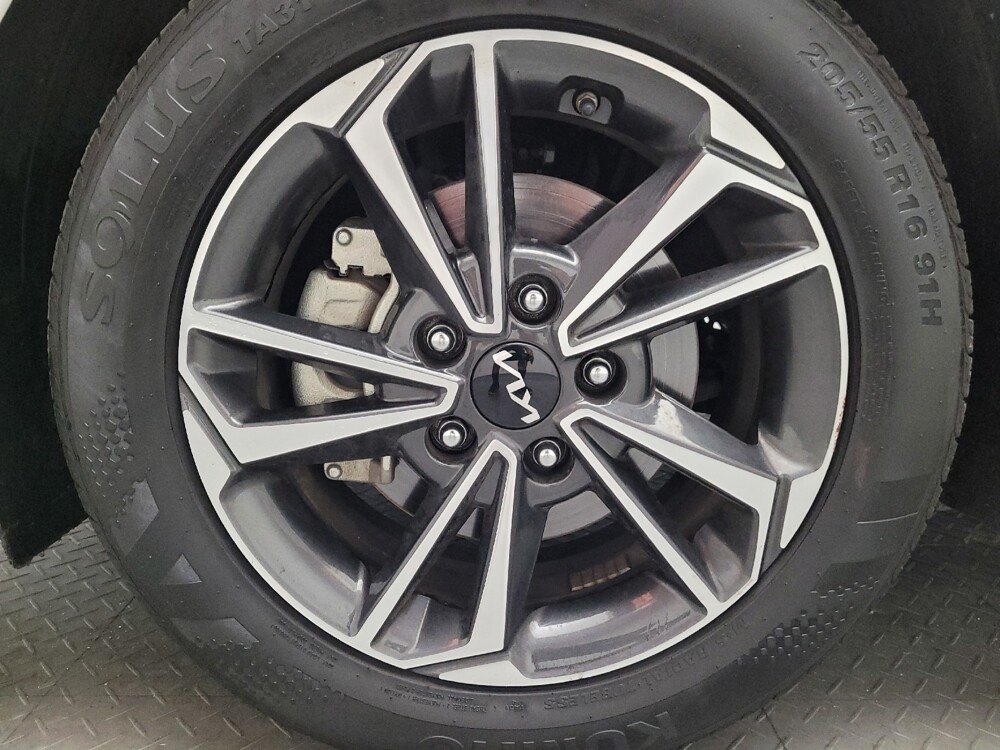 2024 Kia Forte in Torrance, CA 90504 - 18135473 31