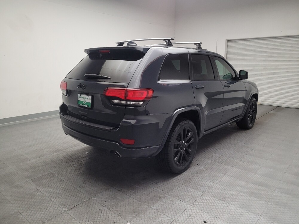 2018 Jeep Grand Cherokee in Fresno, CA 93726 - 18135483 9