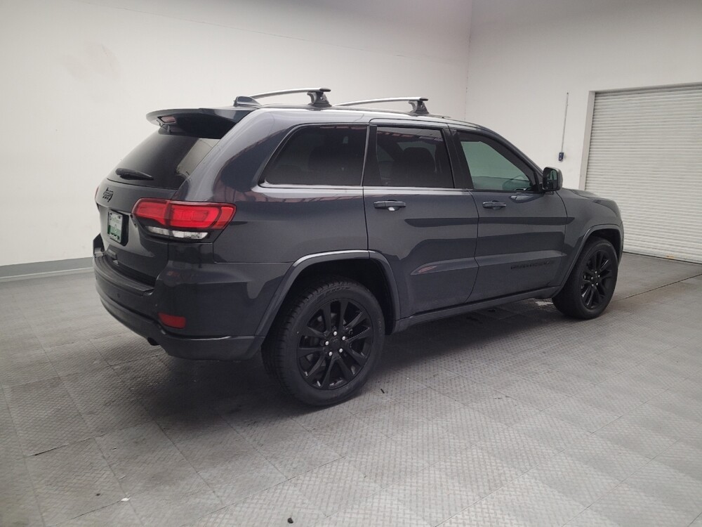 2018 Jeep Grand Cherokee in Fresno, CA 93726 - 18135483 10