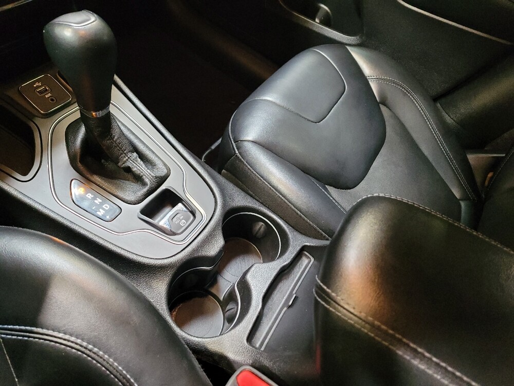 2019 Jeep Cherokee in Riverside, CA 92504 - 18135484 26