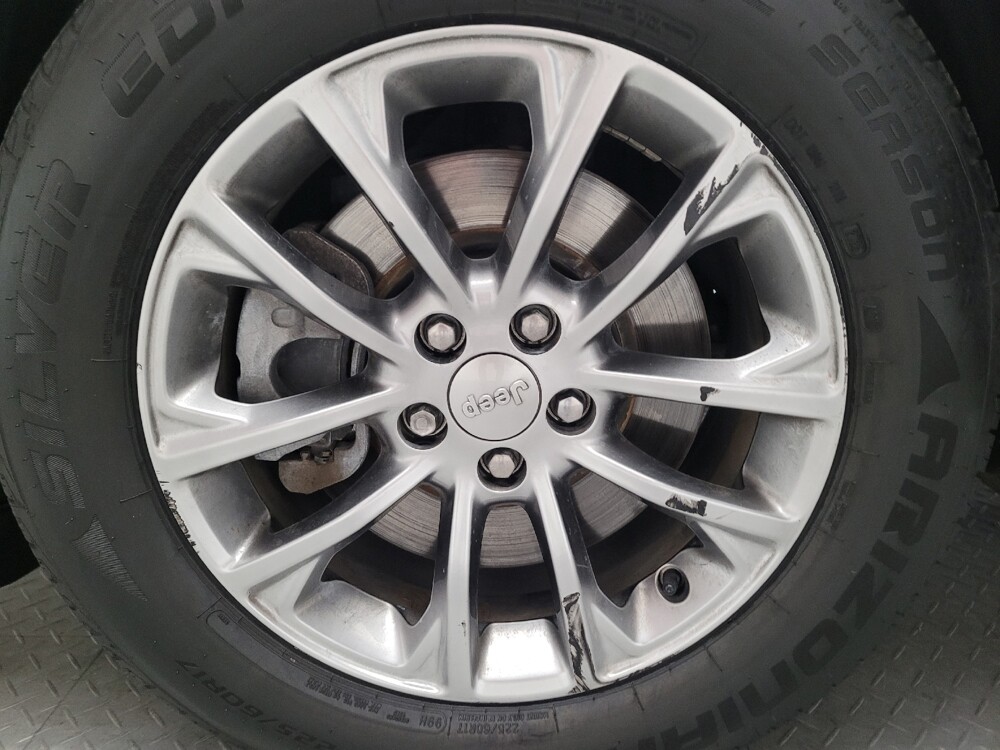 2019 Jeep Cherokee in Riverside, CA 92504 - 18135484 31