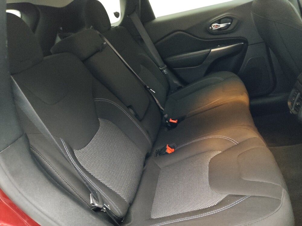 2020 Jeep Cherokee in Knoxville, TN 37923 - 18135490 19