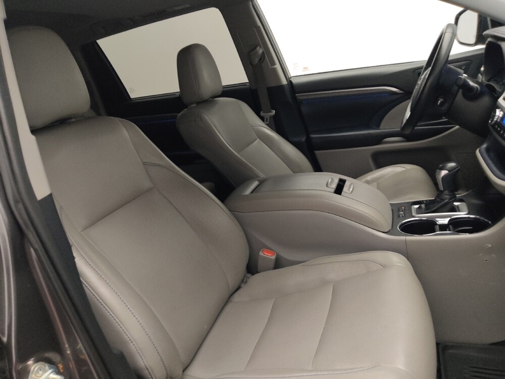 2019 Toyota Highlander in Union City, GA 30291 - 18135506 21