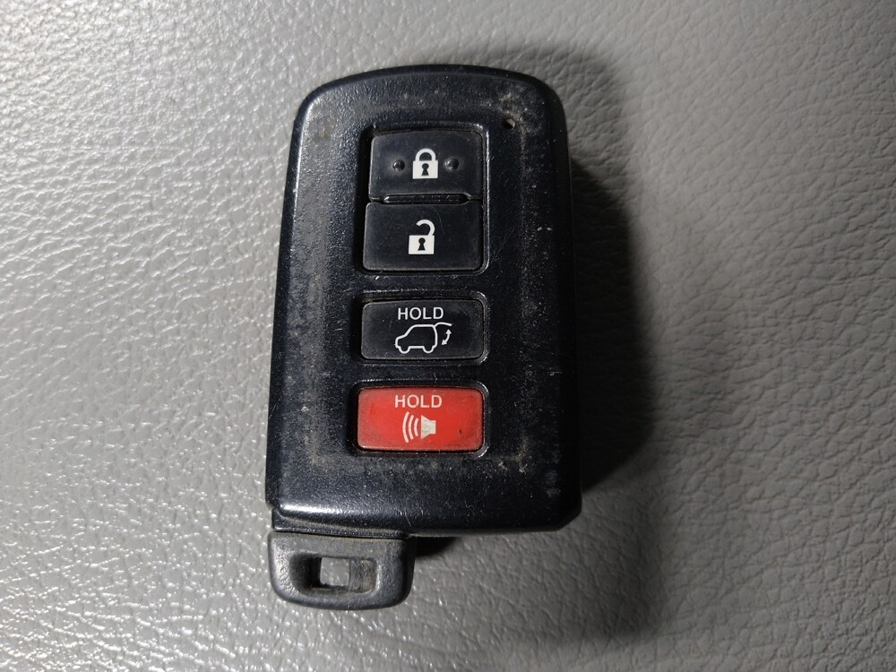 2019 Toyota Highlander in Union City, GA 30291 - 18135506 32