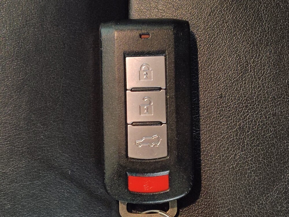 2020 Mitsubishi Outlander in Fort Worth, TX 76116 - 18135531 32