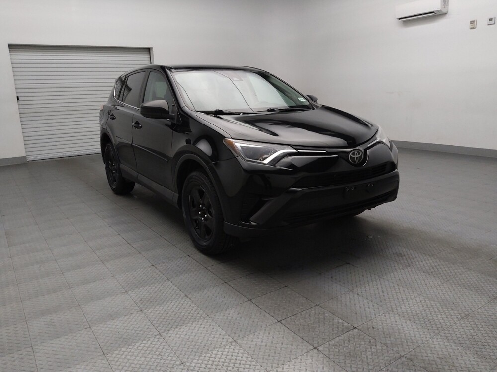 2018 Toyota RAV4 in Arlington, TX 76011 - 18135539 13