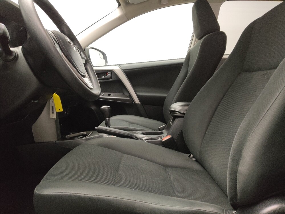 2018 Toyota RAV4 in Arlington, TX 76011 - 18135539 17