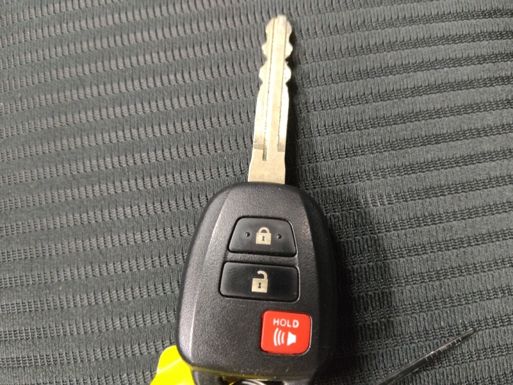 2018 Toyota RAV4 in Arlington, TX 76011 - 18135539 32