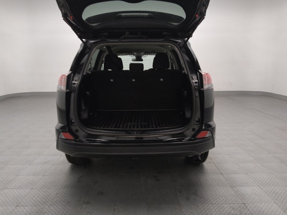 2018 Toyota RAV4 in Arlington, TX 76011 - 18135539 29