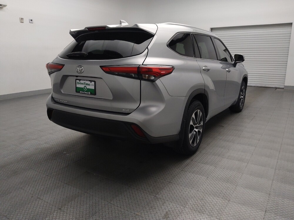 2022 Toyota Highlander in Temple, TX 76502 - 18135540 9