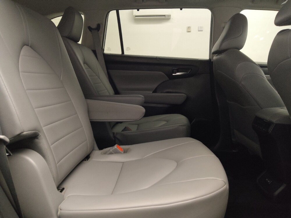 2022 Toyota Highlander in Temple, TX 76502 - 18135540 19