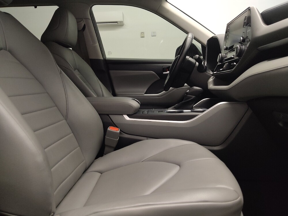 2022 Toyota Highlander in Temple, TX 76502 - 18135540 21