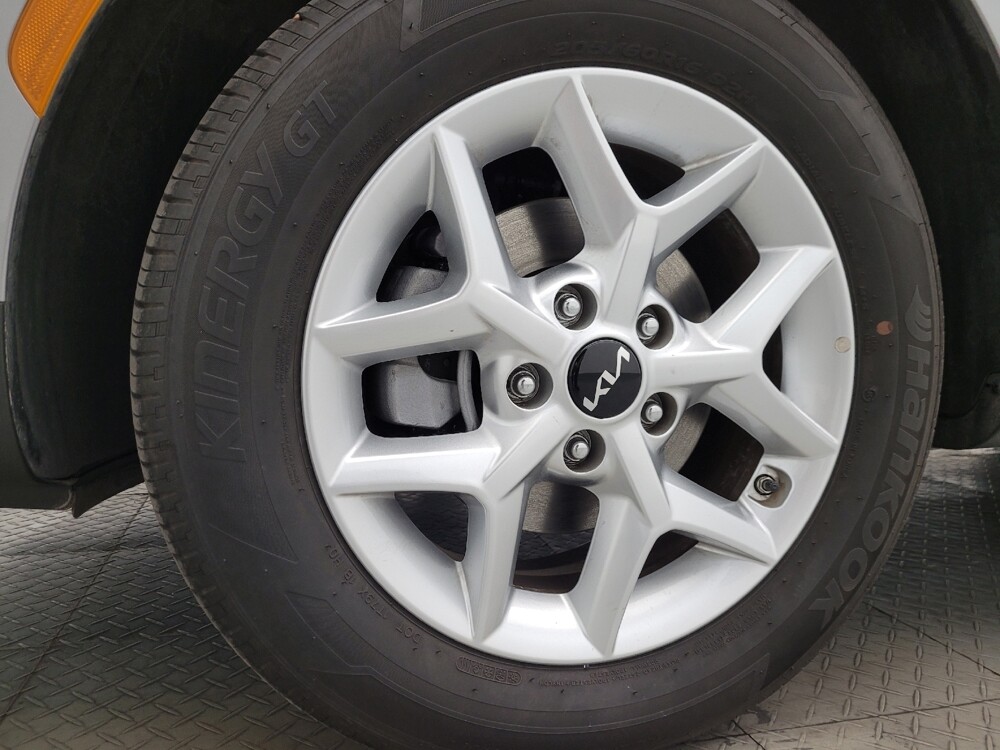 2025 Kia Soul in Phoenix, AZ 85015 - 18135570 31