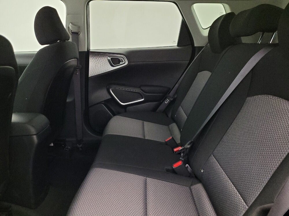 2025 Kia Soul in Phoenix, AZ 85015 - 18135570 18