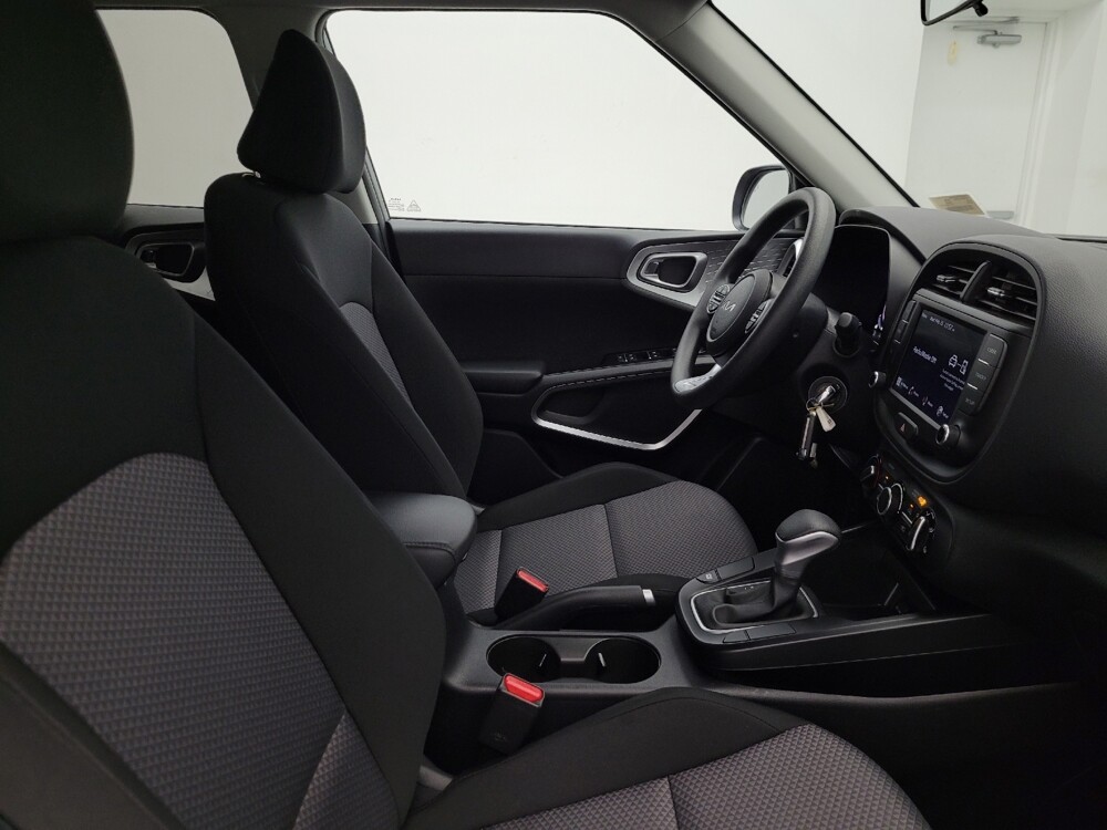 2025 Kia Soul in Phoenix, AZ 85015 - 18135570 21