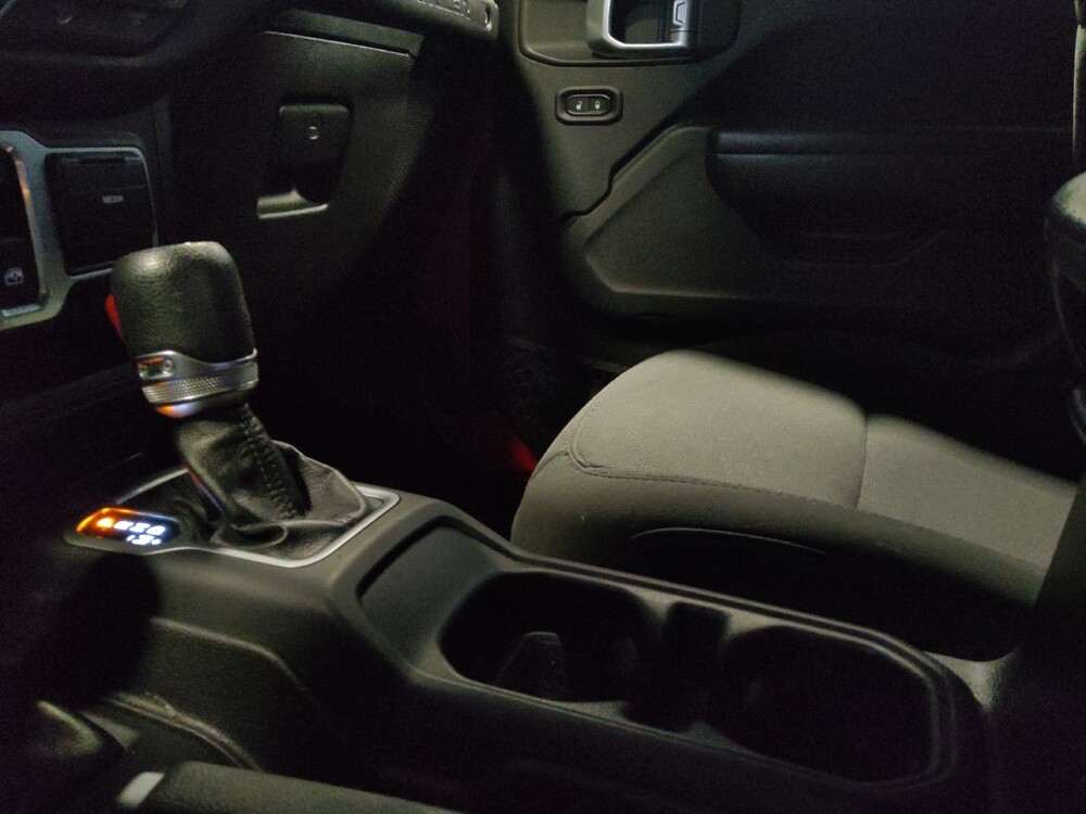 2018 Jeep Wrangler in Glendale, AZ 85301 - 18135576 26