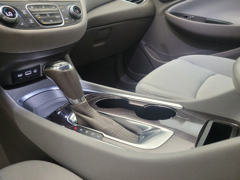 2020 Chevrolet Malibu in Phoenix, AZ 85022 - 18135578 26