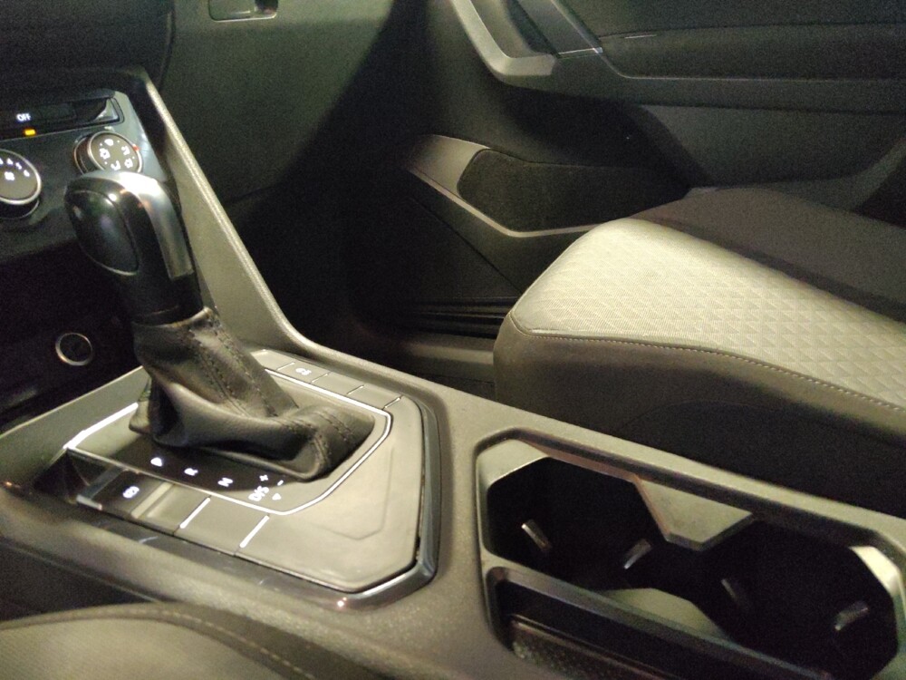 2020 Volkswagen Tiguan in Tucson, AZ 85705 - 18135579 26