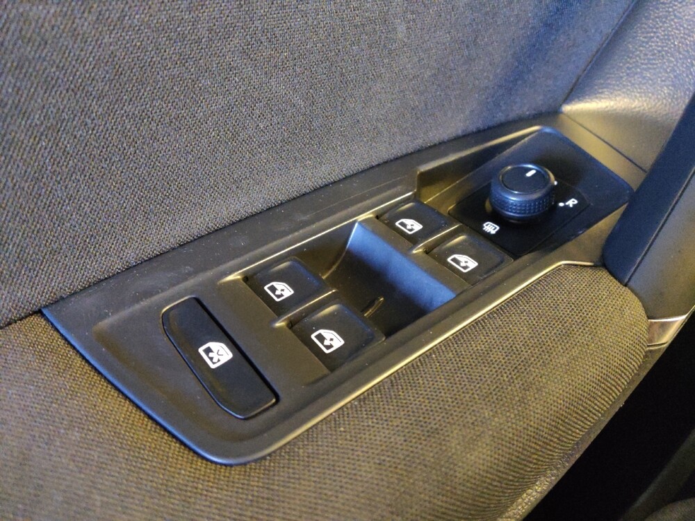 2020 Volkswagen Tiguan in Tucson, AZ 85705 - 18135579 27