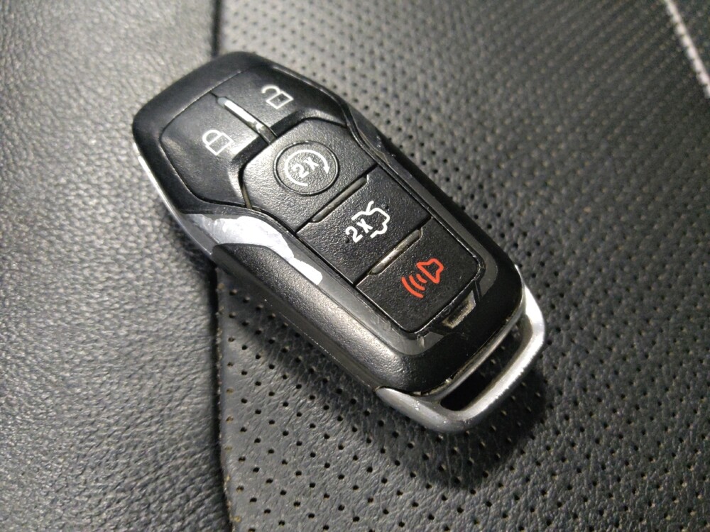 2017 Ford Explorer in Phoenix, AZ 85015 - 18135582 32