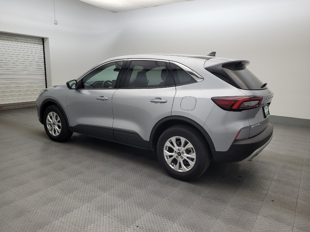2023 Ford Escape in Glendale, AZ 85301 - 18135585 3