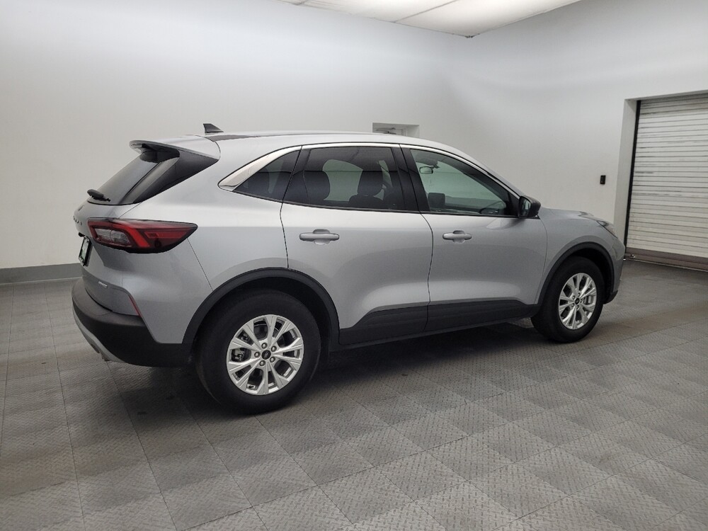 2023 Ford Escape in Glendale, AZ 85301 - 18135585 10