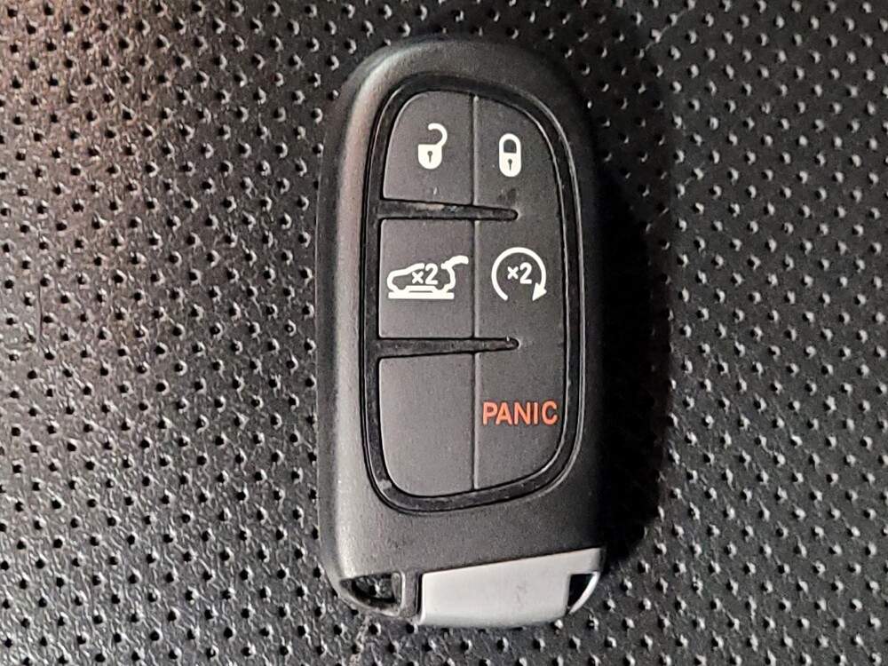 2020 Jeep Cherokee in Salem, VA 24153 - 18135636 32