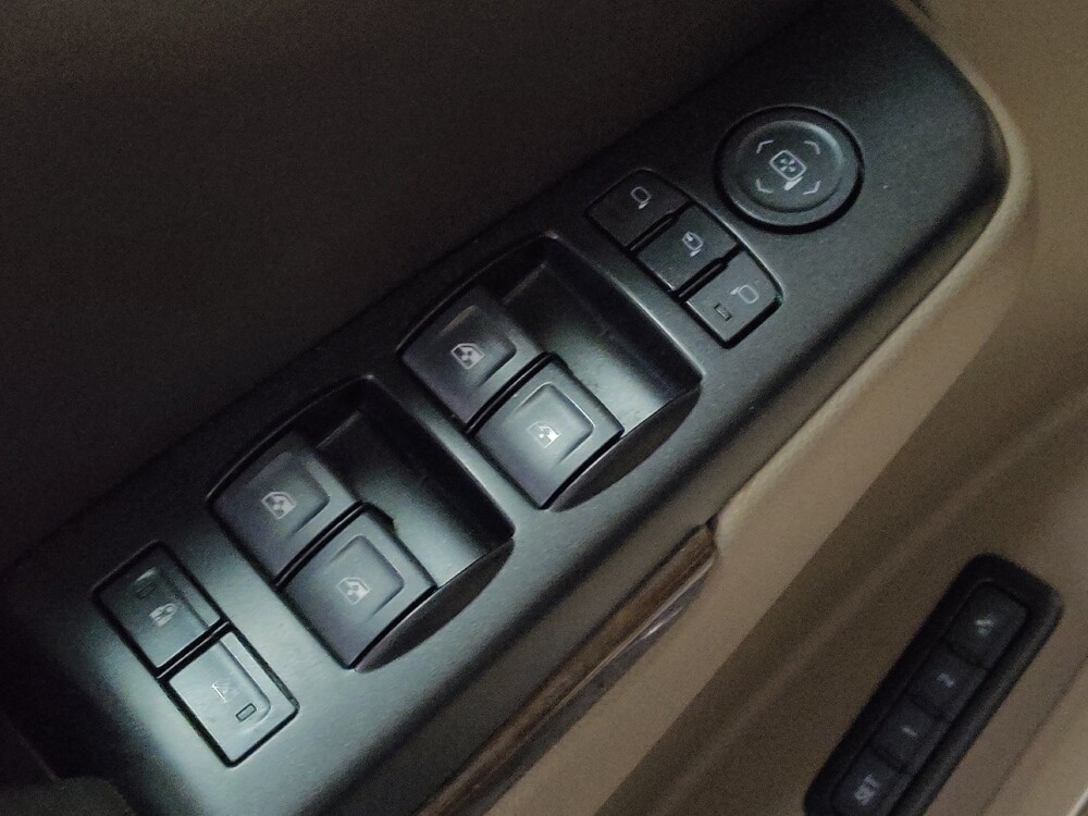 2018 Chevrolet Tahoe in Jacksonville, FL 32210 - 18135648 27