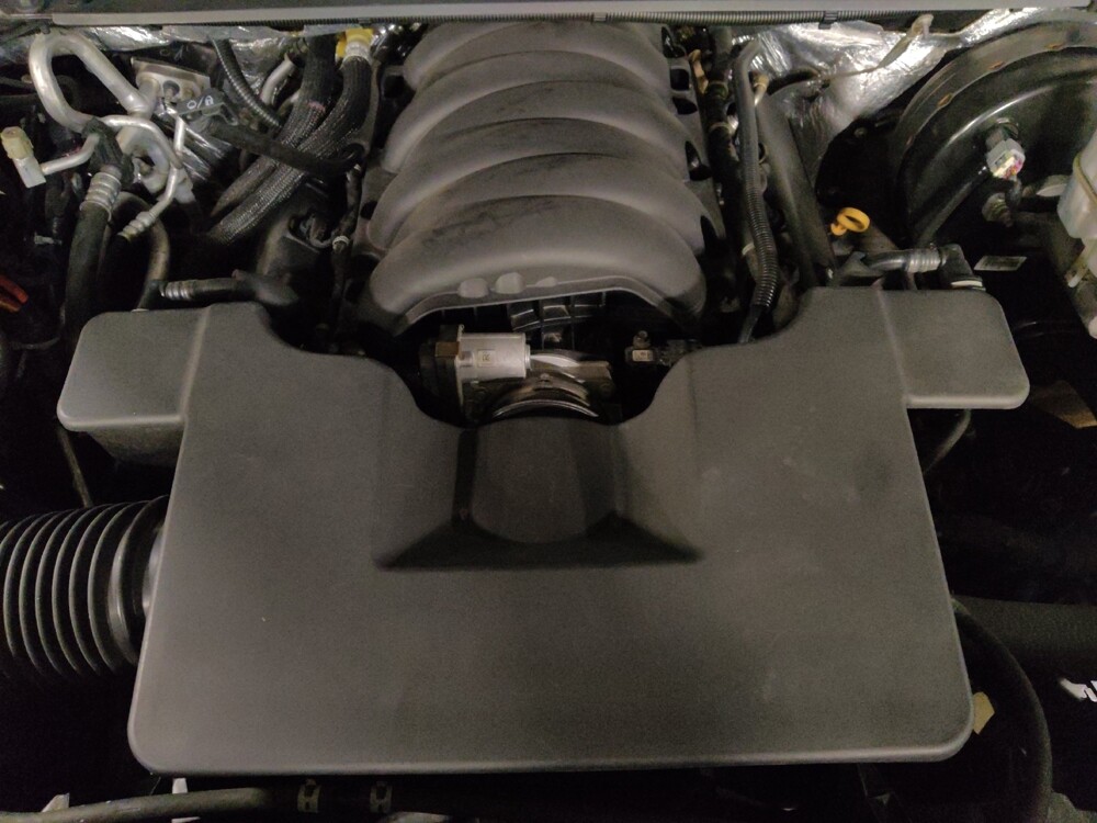 2018 Chevrolet Tahoe in Jacksonville, FL 32210 - 18135648 30