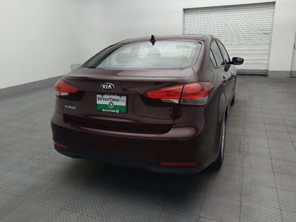 2017 Kia Forte in Savannah, GA 31419 - 18135657 7
