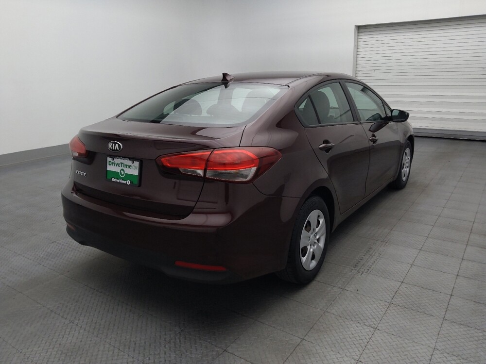 2017 Kia Forte in Savannah, GA 31419 - 18135657 9