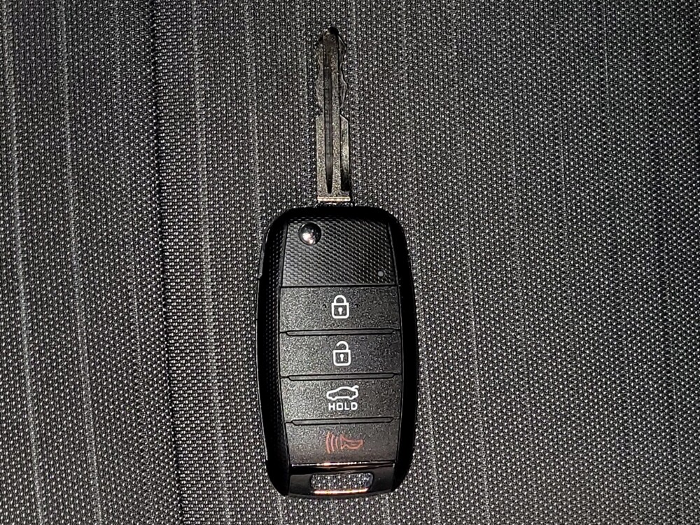 2017 Kia Forte in Savannah, GA 31419 - 18135657 32