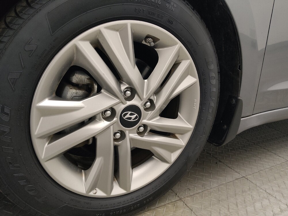 2019 Hyundai Elantra in Jacksonville, FL 32210 - 18135660 31