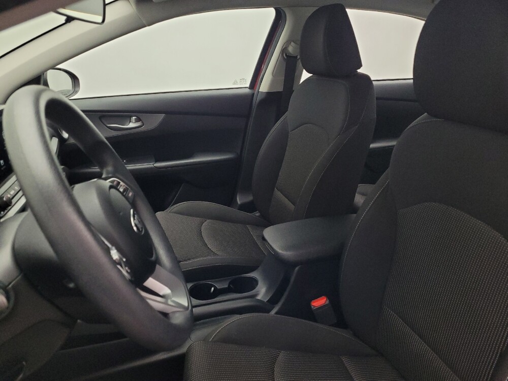 2019 Kia Forte in Jacksonville, FL 32210 - 18135665 17