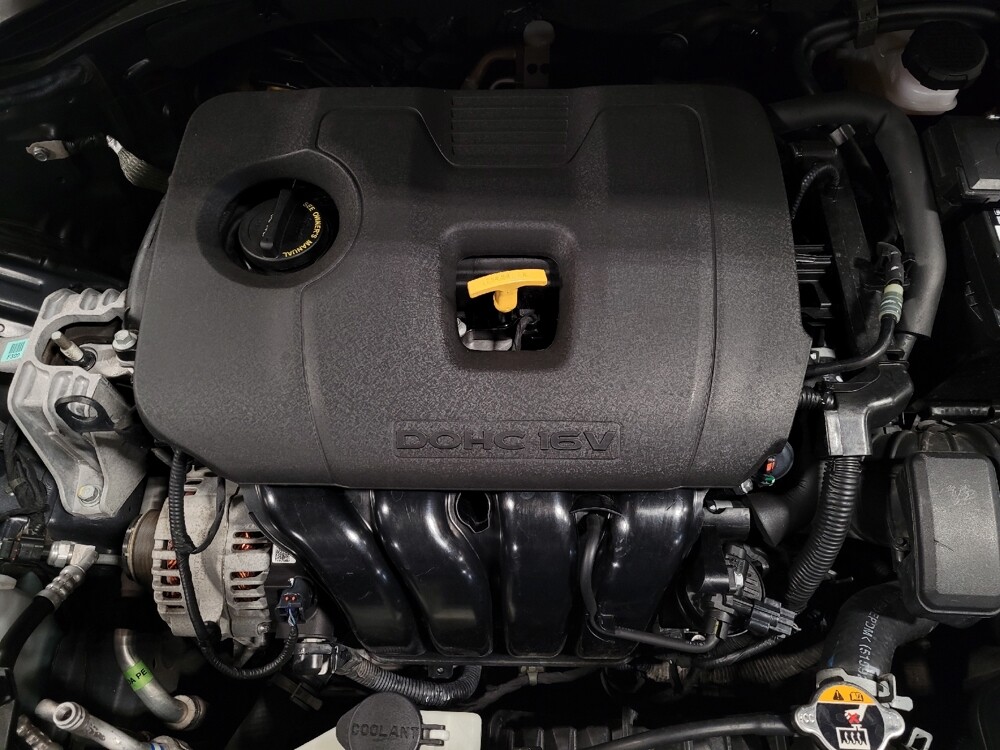 2020 Hyundai Elantra in Savannah, GA 31419 - 18135678 30