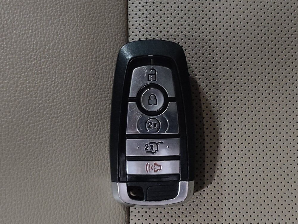 2023 Ford Explorer in Gainesville, FL 32609 - 18135687 32