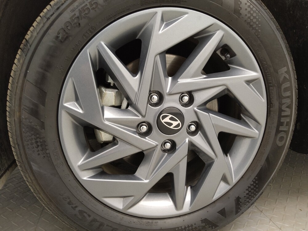 2025 Hyundai Elantra in Denver, CO 80012 - 18135754 31