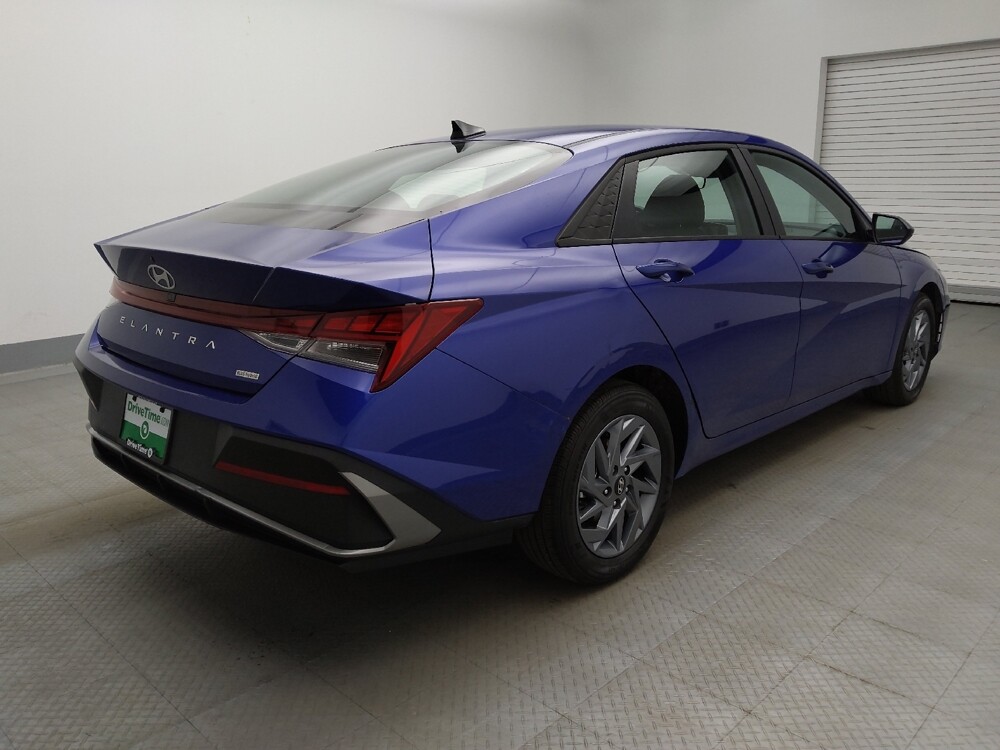 2025 Hyundai Elantra in Denver, CO 80012 - 18135754 9