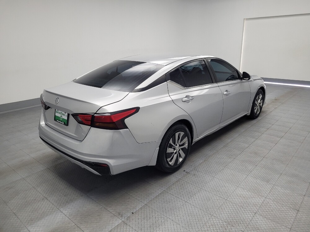 2021 Nissan Altima in Madison, TN 37115 - 18135762 9